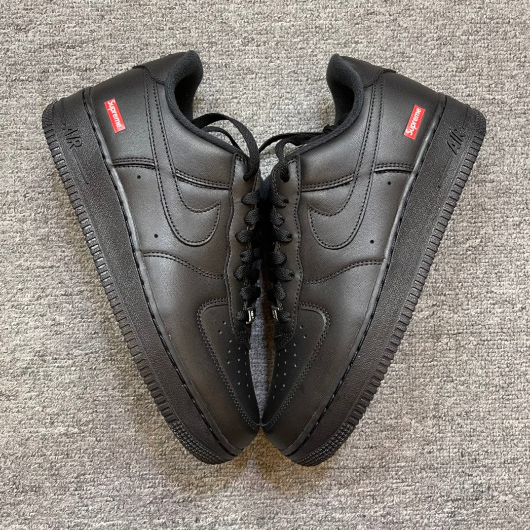 Air Force 1 x Supreme "Triple Black"