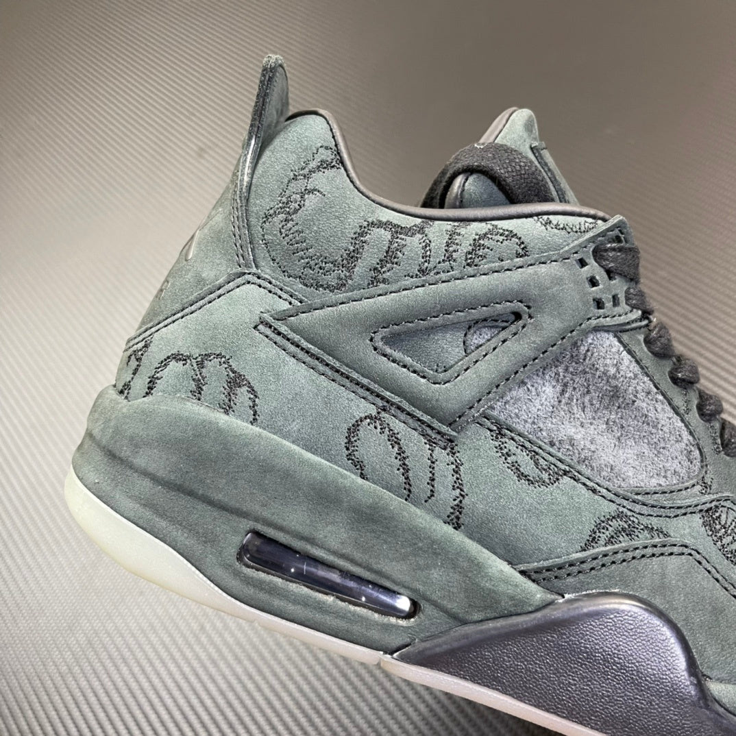 Air Jordan 4 x KAWS "Black"