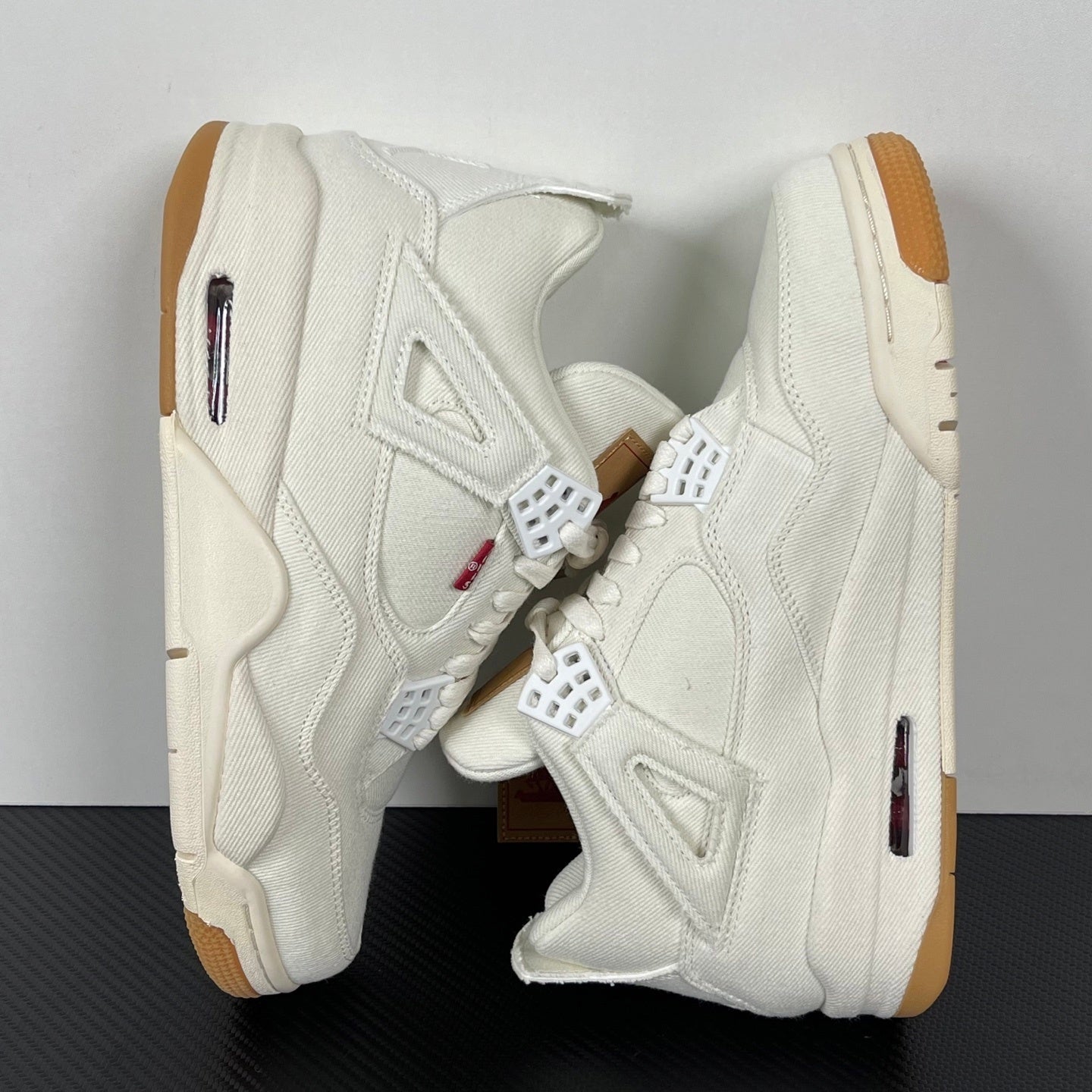 Air Jordan 4 x Levi's "White"