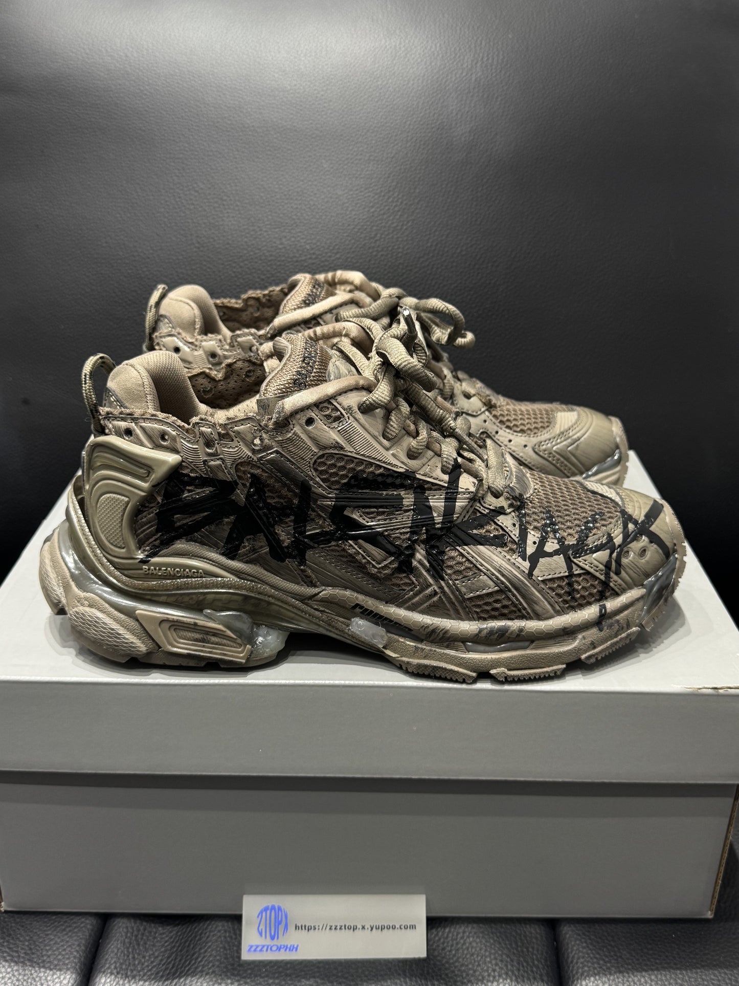 Balenciaga Runner Graffiti "Brown"