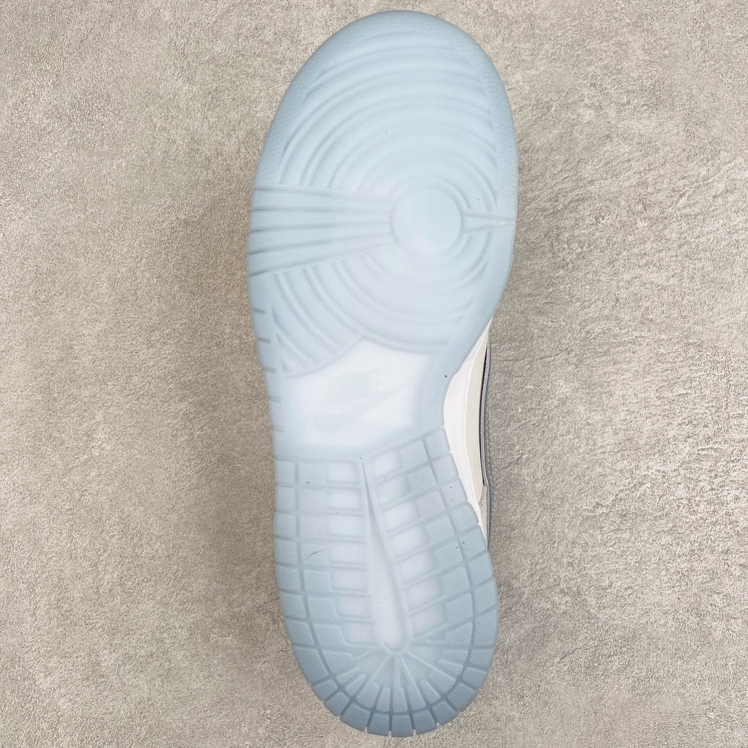 Dunk Low SB F&F "White Lobster"