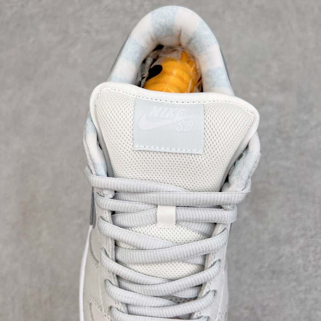 Dunk Low SB F&F "White Lobster"