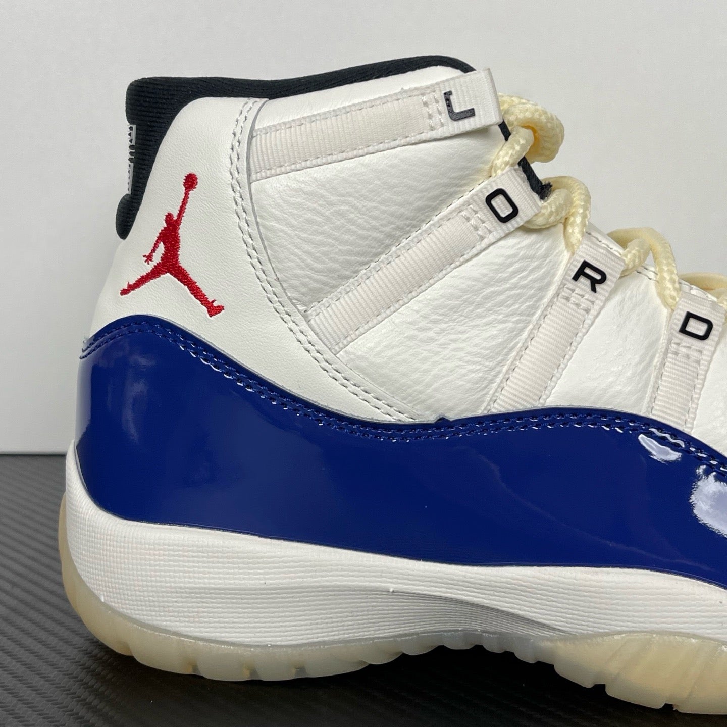 Air Jordan 11 Retro "Rare Air"