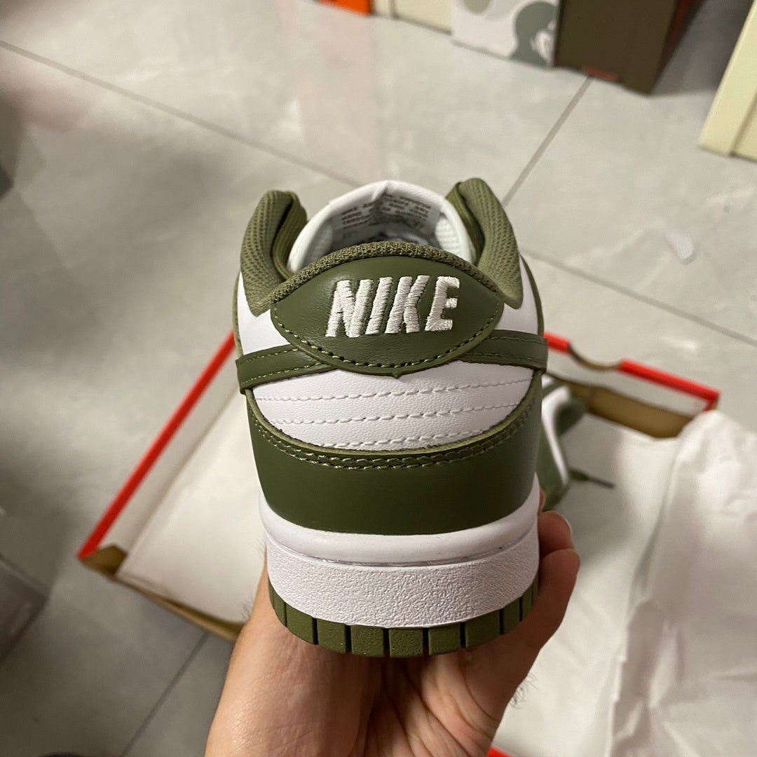 Dunk Low SP "Medium Olive"