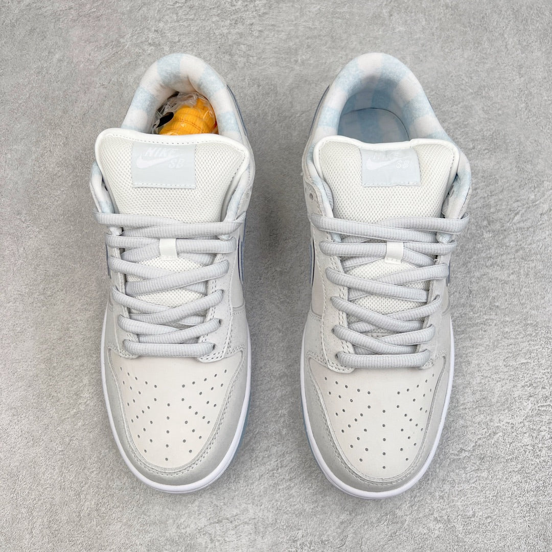 Dunk Low SB F&F "White Lobster"