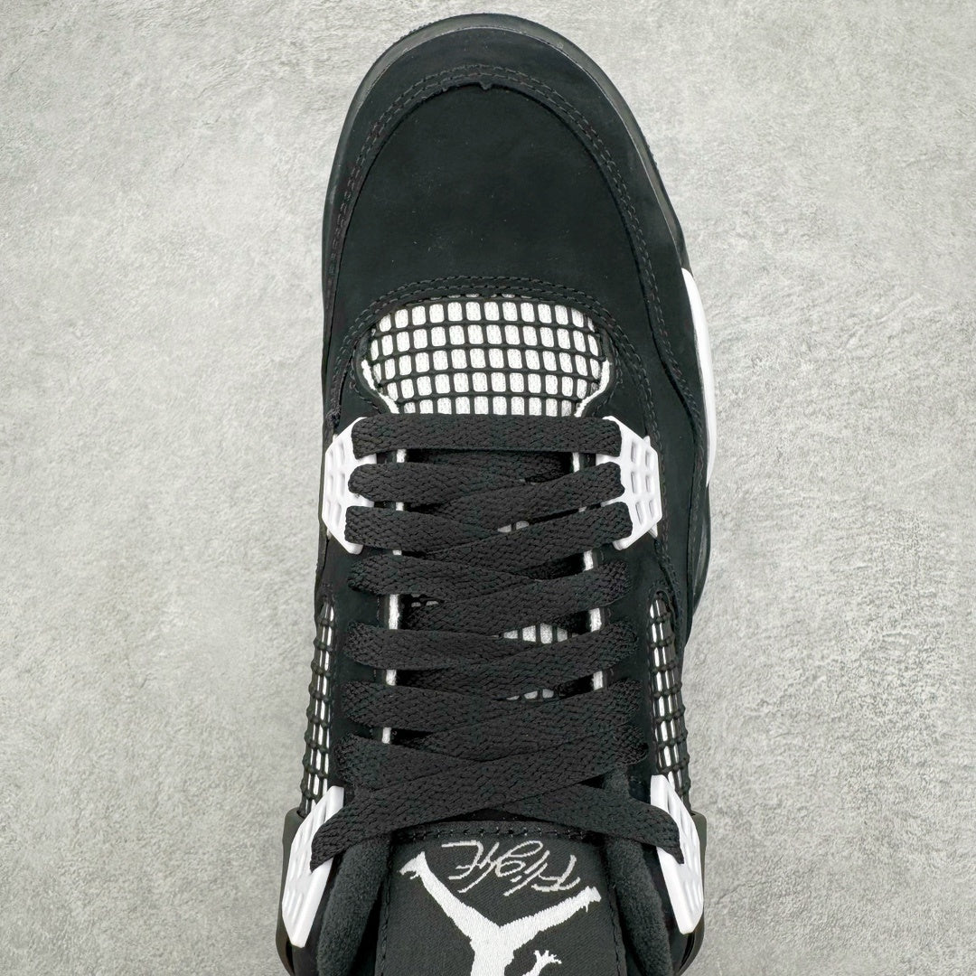 Air Jordan 4 "White Thunder"