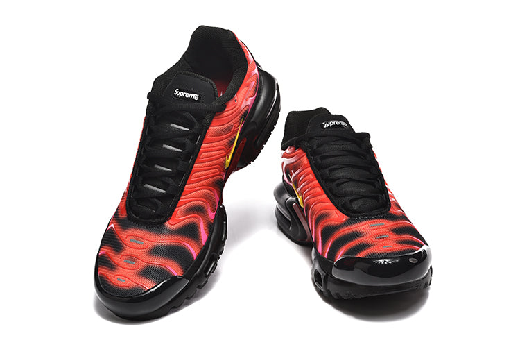Nike Air Max TN Plus x Supreme "University Red"