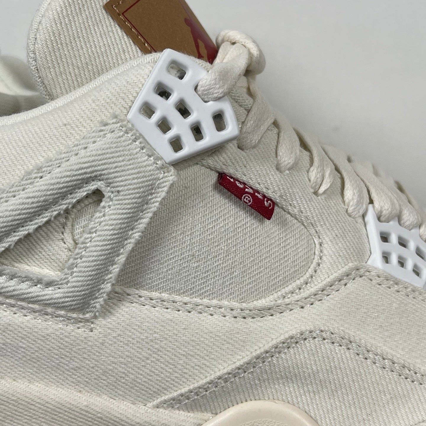 Air Jordan 4 x Levi's "White"