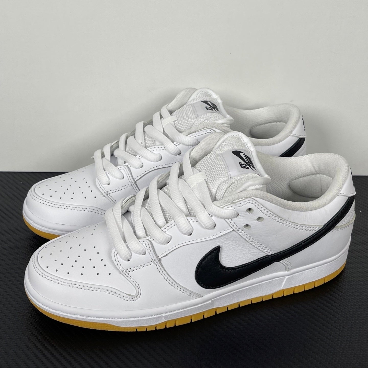 Dunk Low SB "White Gum"
