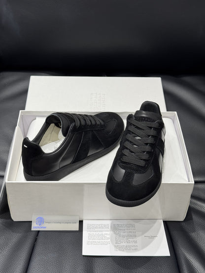 Margiela Replica Gats "Black"
