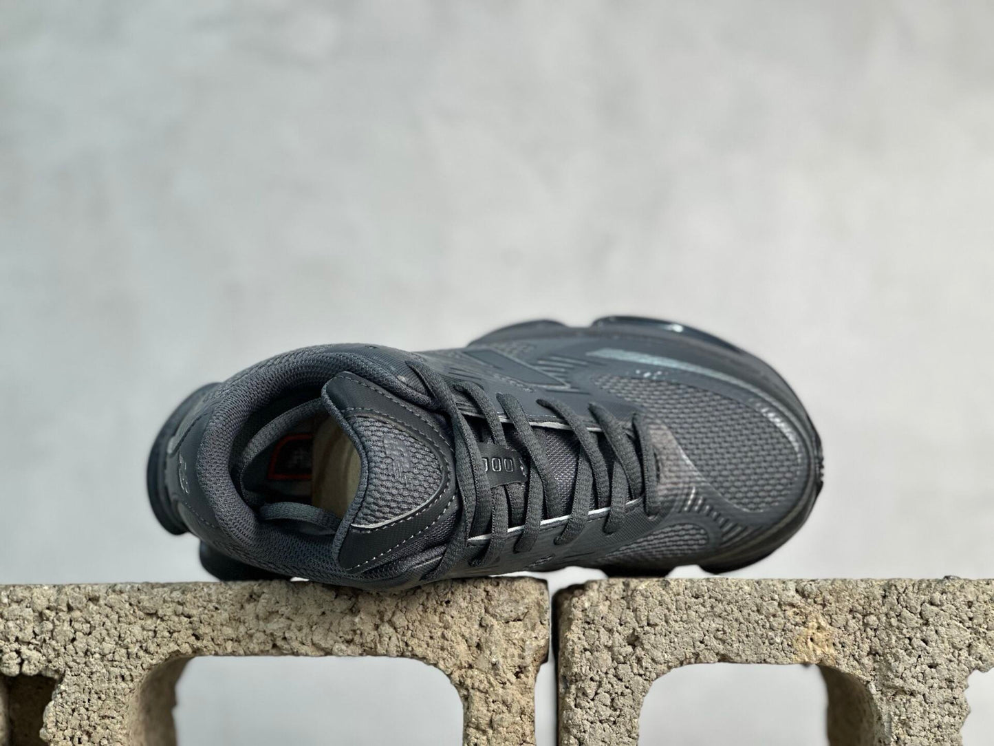 New Balance Abzorb 2000 "Triple Black"