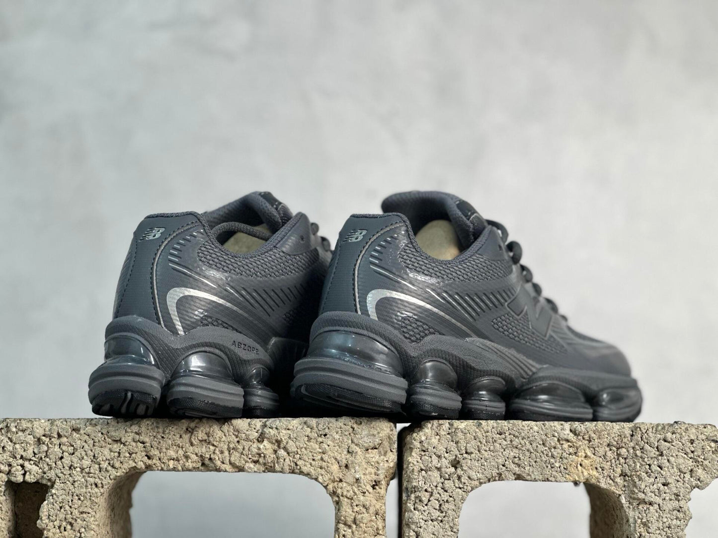 New Balance Abzorb 2000 "Triple Black"