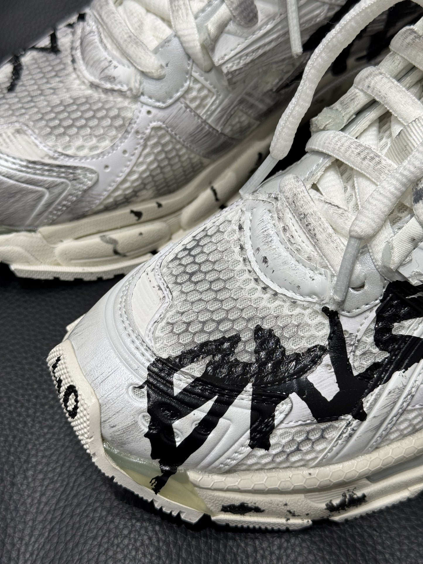 Balenciaga Runner Graffiti "White"