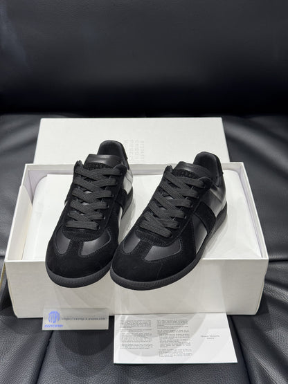 Margiela Replica Gats "Black"