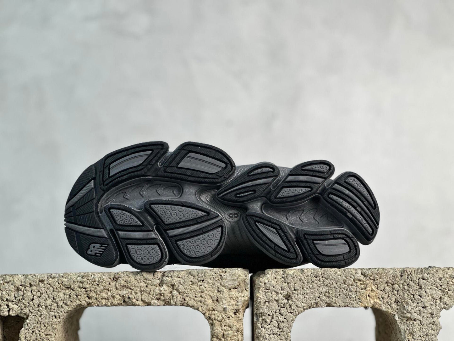 New Balance Abzorb 2000 "Triple Black"