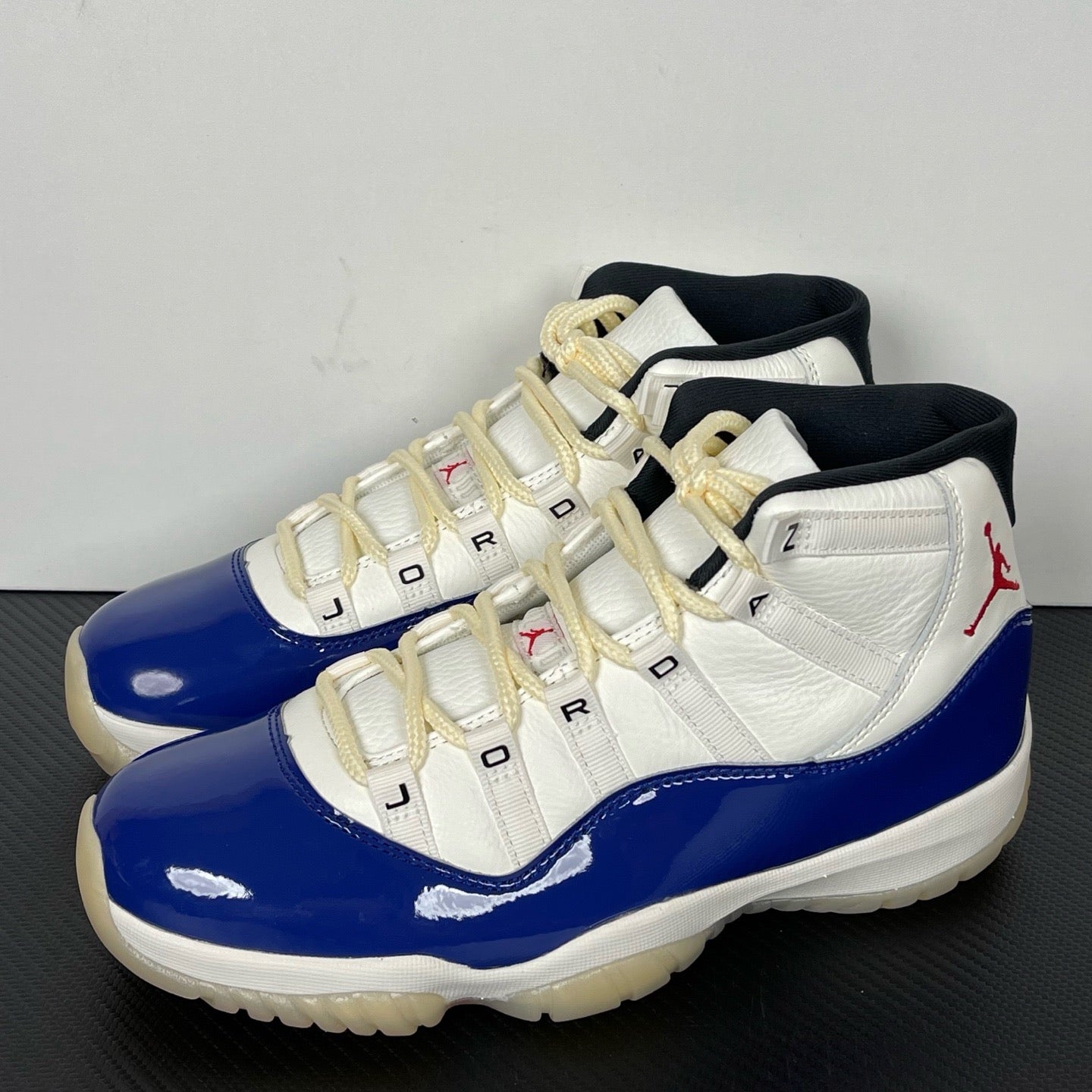Air Jordan 11 Retro "Rare Air"