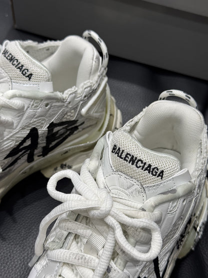 Balenciaga Runner Graffiti "White"