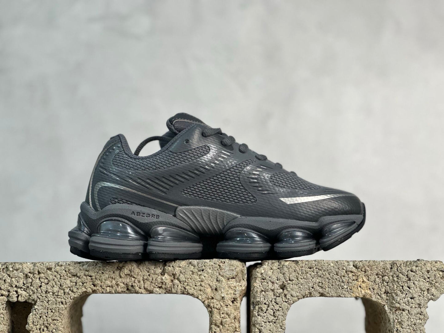 New Balance Abzorb 2000 "Triple Black"