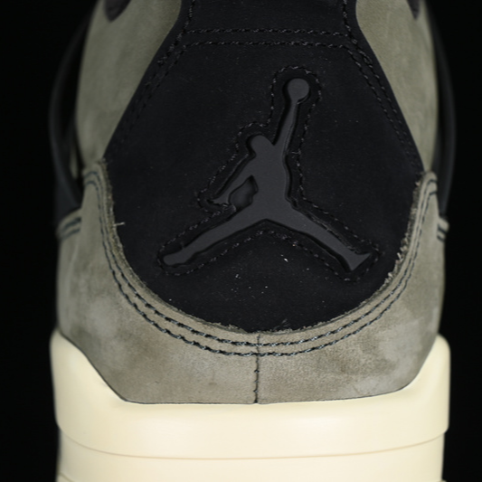 Air Jordan 4 Retro "Undefeated"